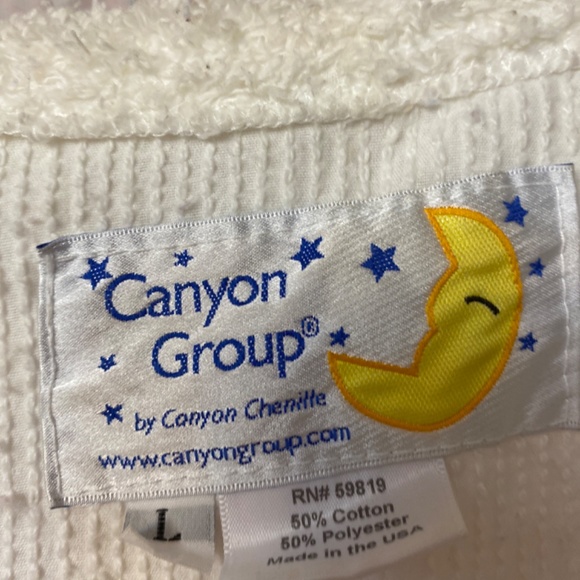 Robe - Picture 2 of 2